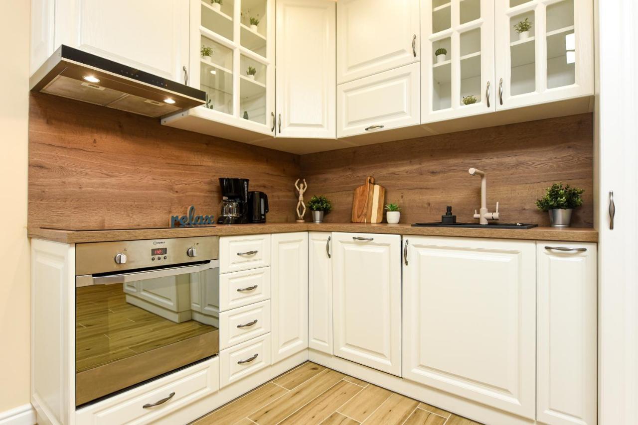 Green Leafy Brasov - Ideal 2 Bedroom Apartment Exterior photo