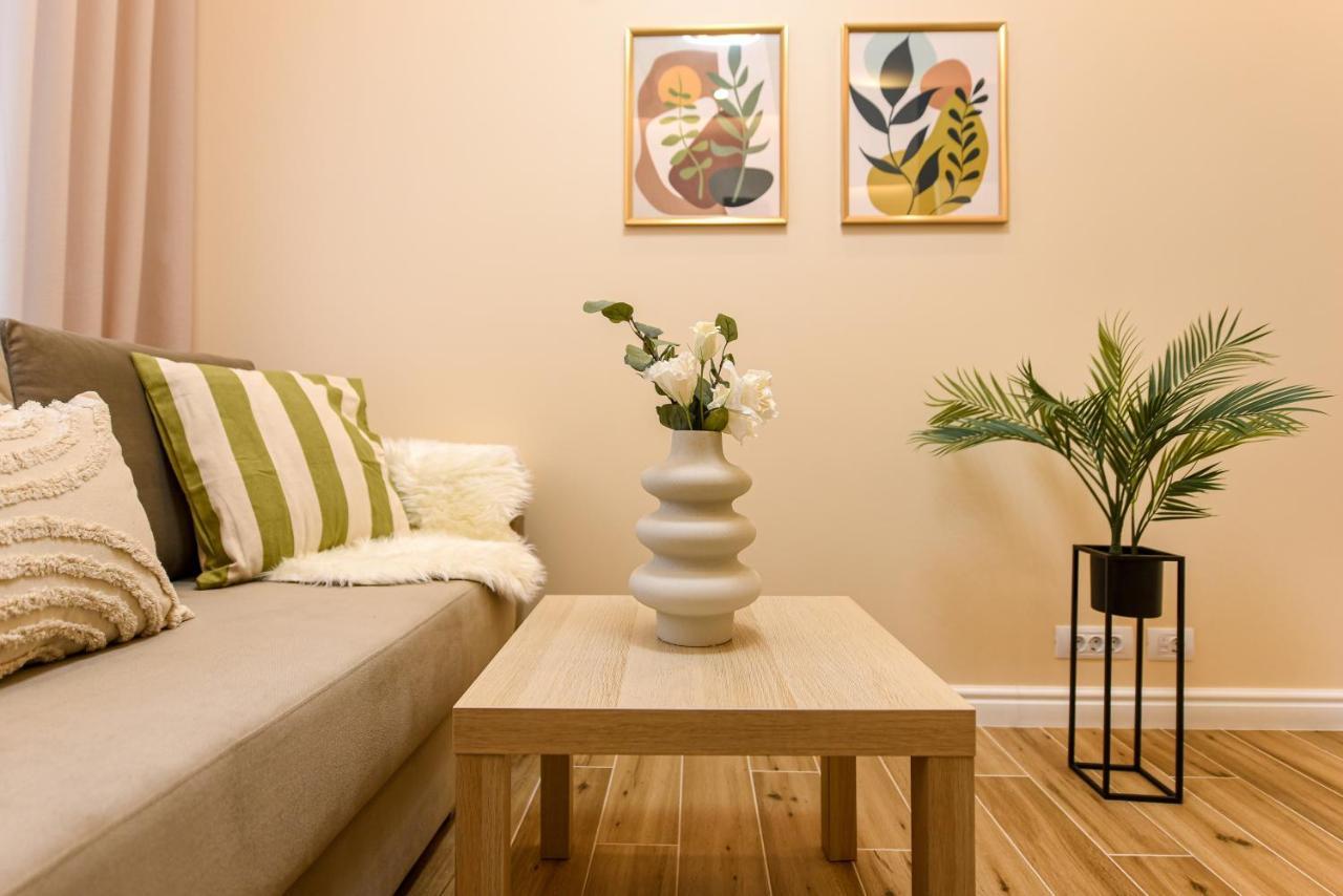 Green Leafy Brasov - Ideal 2 Bedroom Apartment Exterior photo