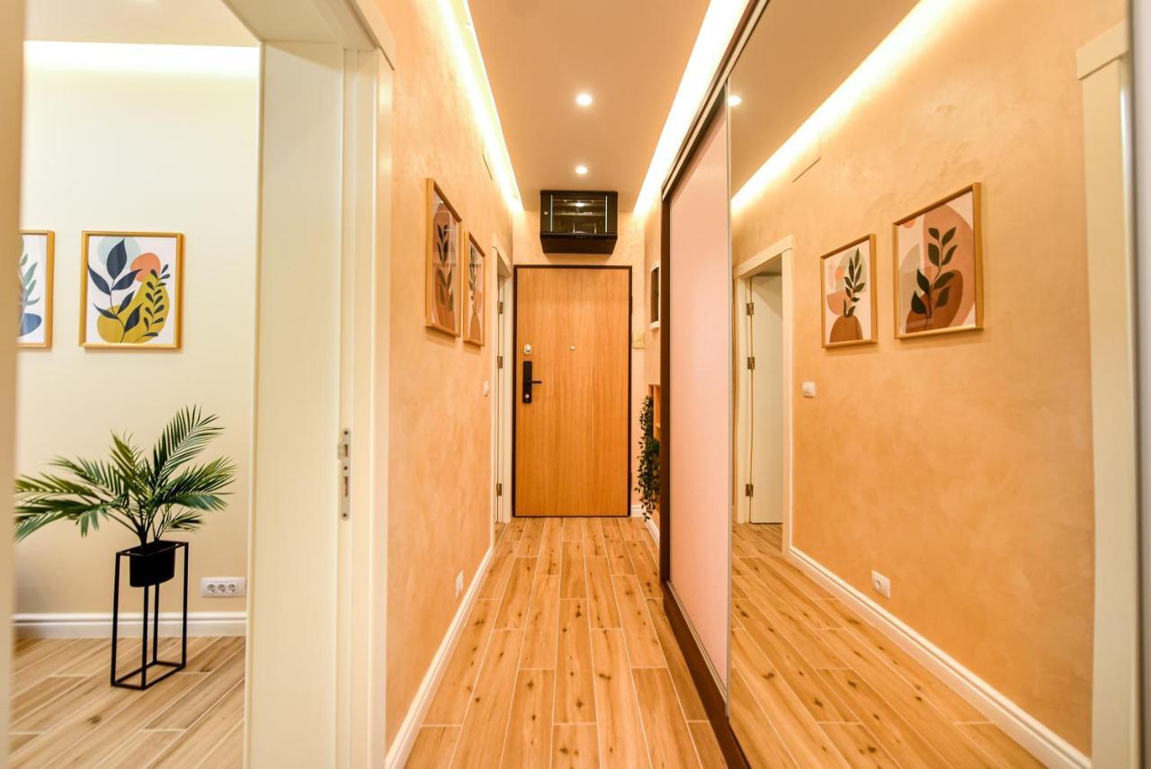 Green Leafy Brasov - Ideal 2 Bedroom Apartment Exterior photo